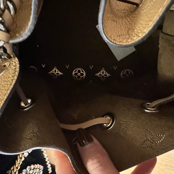 Louis Vuitton Brown Monogram Shoulder Bag - Picture 7 of 8